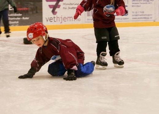 Skøyte- og ishockeyskolen har startet!
