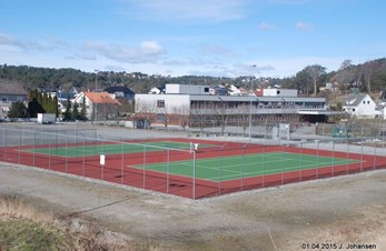 2 flotte tennisbaner i Langesund