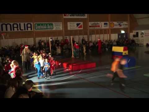 Juleoppvisning 2013 - Driv IL Turn Nøstepartiet